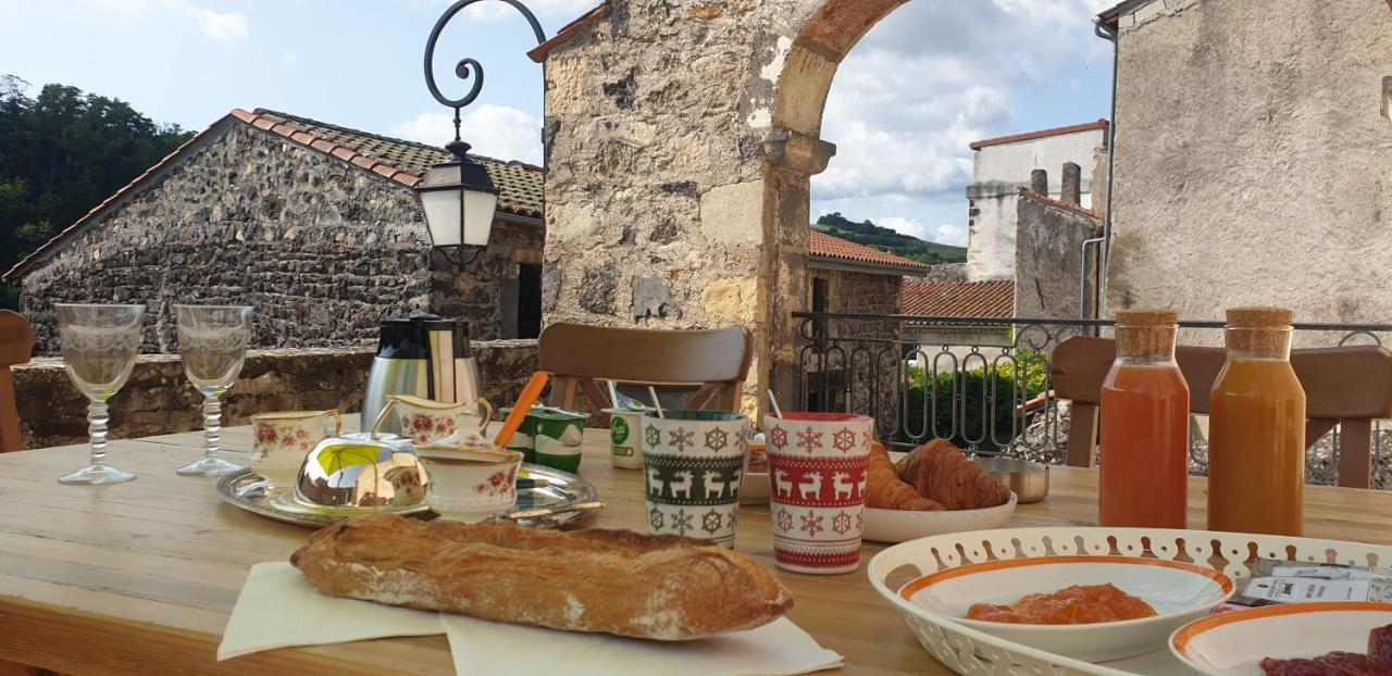 La Tour Noble Bed & Breakfast Saint-Saturnin  Exterior photo